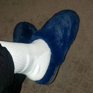 New J.Crew blue faux fur sleepers size 8.